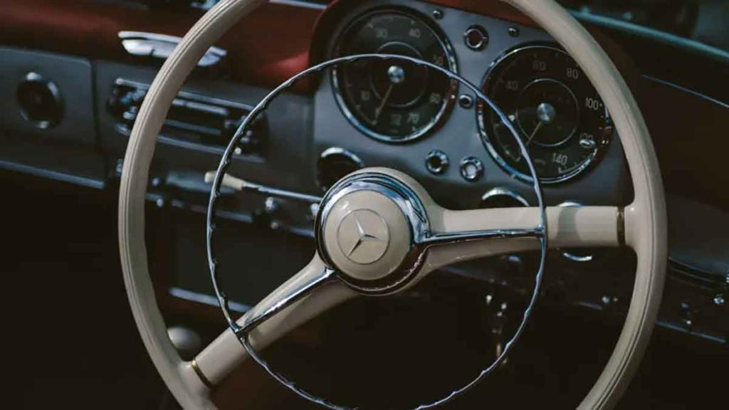 ハイエースを中古車で購入する際の注意すべき点とは?